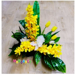 KOMPOZYCJA WIOSENNA NA CMENTARZ WIELKANOCNA ŻOŁTE FREZJE GUMOWANE TULIPANY IRYSY