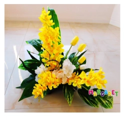 KOMPOZYCJA WIOSENNA NA CMENTARZ WIELKANOCNA ŻOŁTE FREZJE GUMOWANE TULIPANY IRYSY